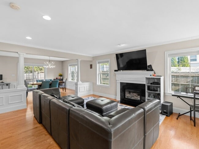 Photo - 22 Wellesley Ave