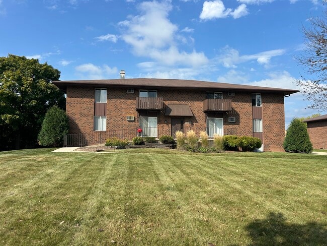 Building Photo - 1614 E Harding Dr