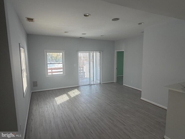 Photo - 7608 Leonard Dr