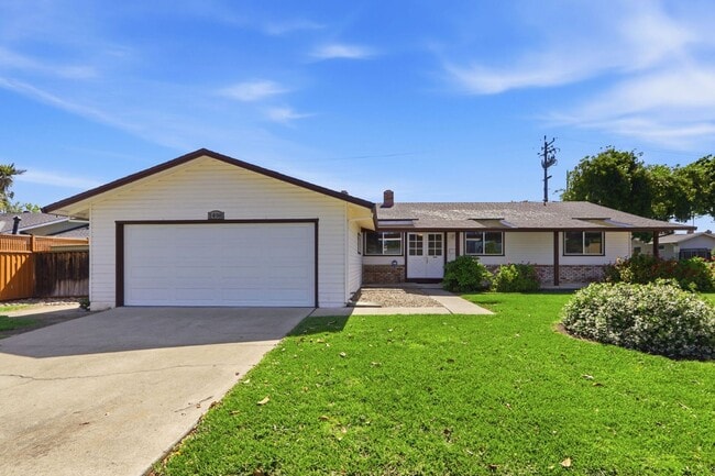 Building Photo - Wow! What a Great Home! Available Now!