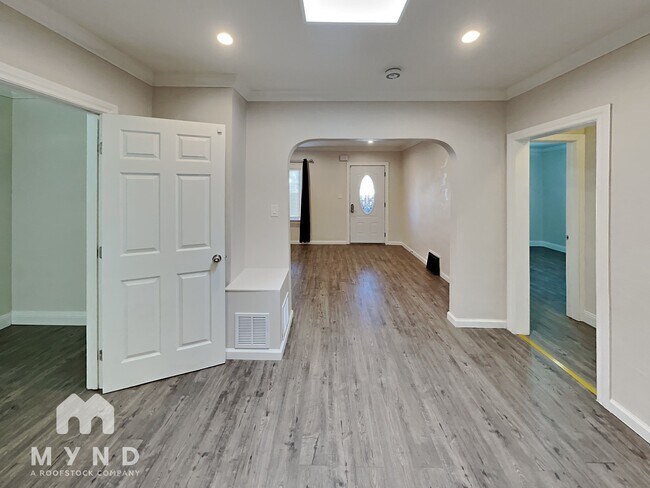 Photo - 3751 Marion Ave