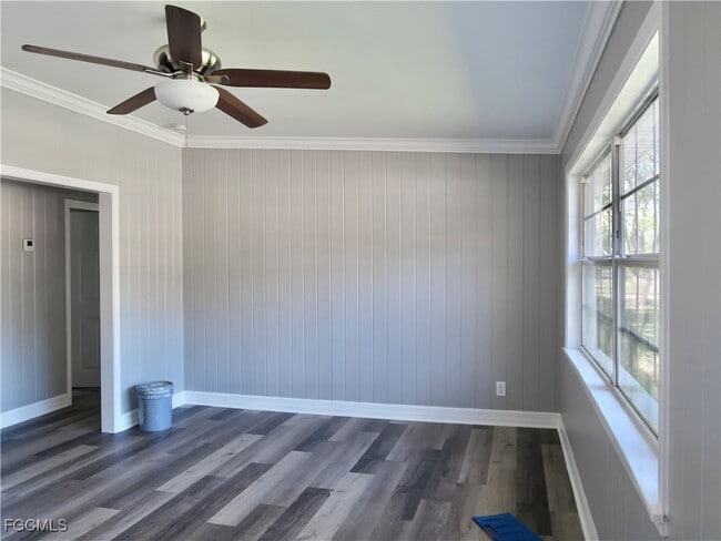 Photo - 257 E Yeomans Ave