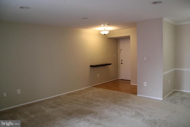 Building Photo - 8040 Needwood Rd Unit 202
