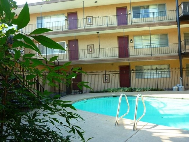 Pool - Garden Terrace Apartments