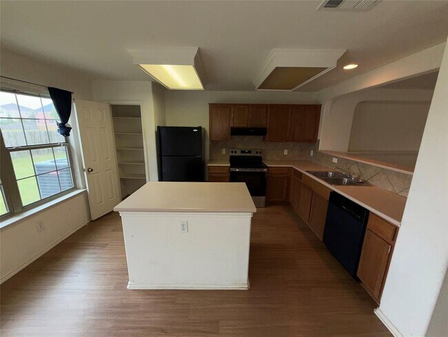 Photo - 621 Dark Tree Ln
