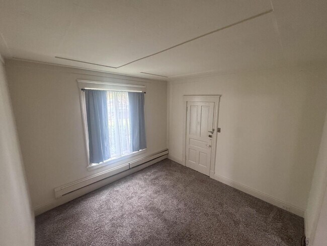 Photo - 514 E 6th St