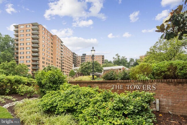 Photo - 4201 Cathedral Ave NW Unit 122E