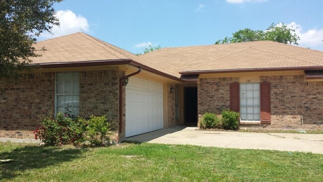 Building Photo - Beautiful 4 Bedroom in Garland!