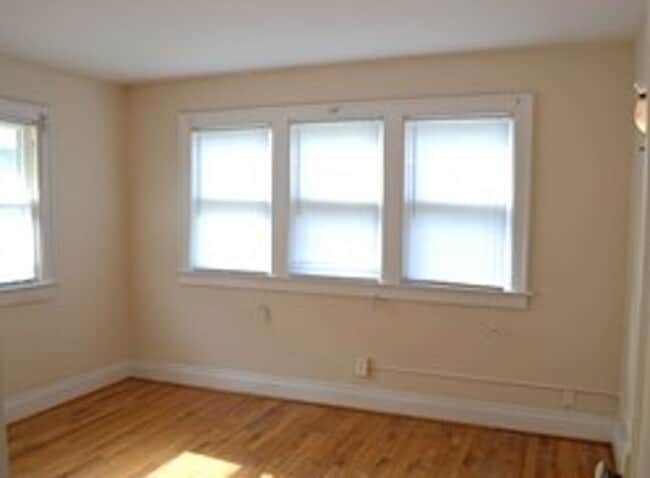 Photo - 427-429-429 E Tompkins St Unit 429