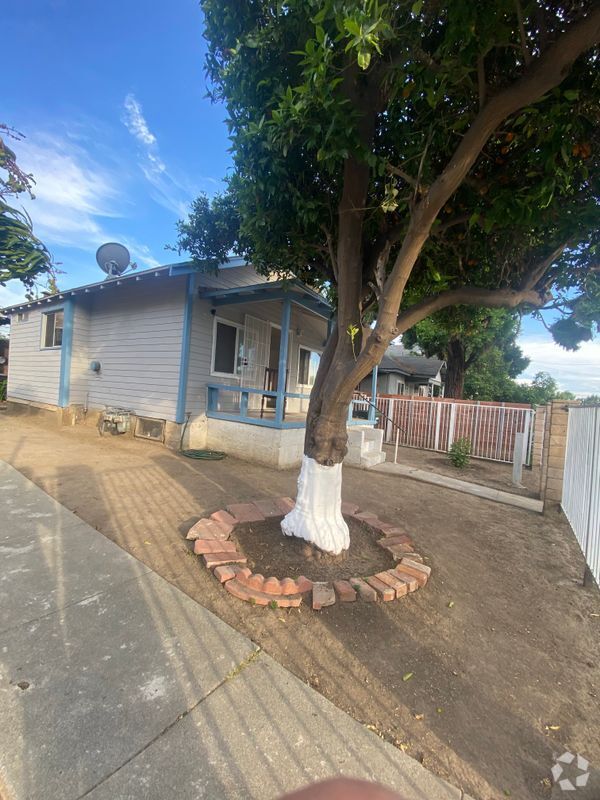 Building Photo - 7044 Pierce Ave Rental