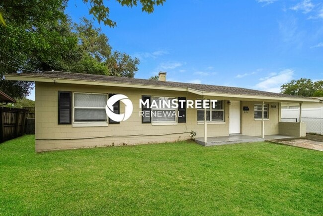 3 Bedroom Pet-Friendly Home in Orlando, FL with Main Street Renewal