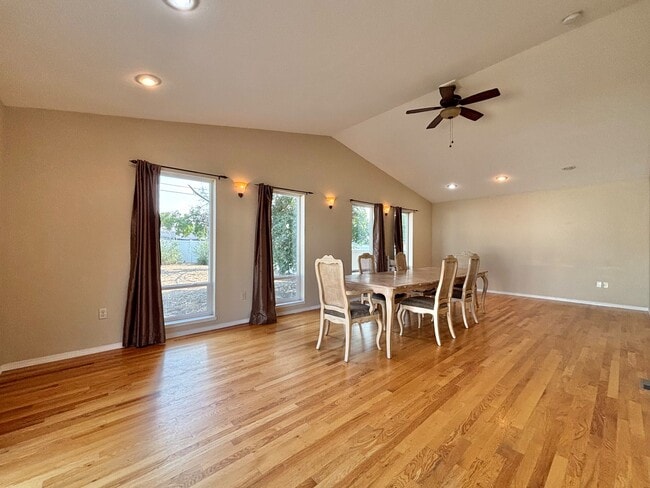 Photo - 3820 E Carlisle Ave