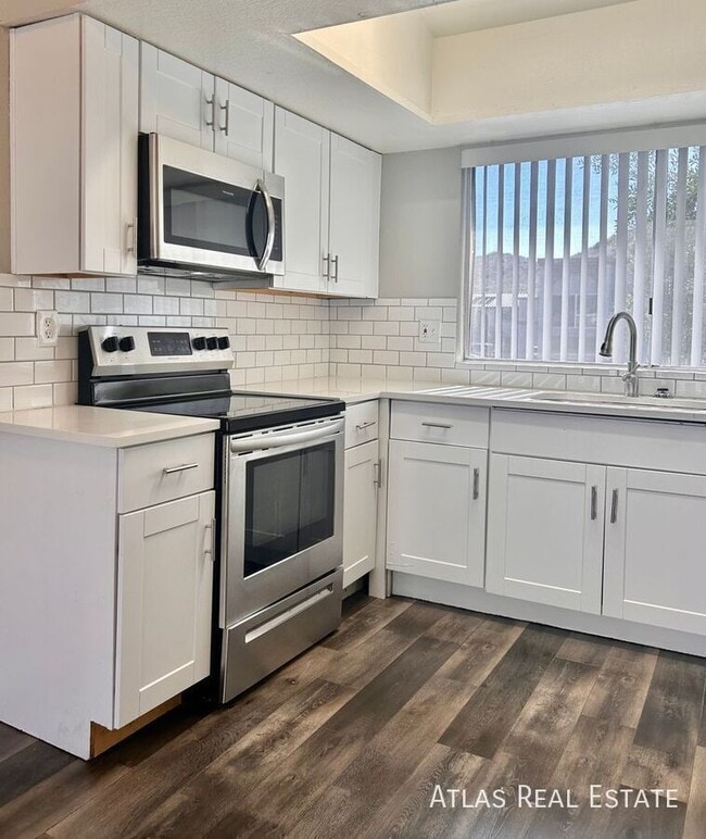 Building Photo - 1553 W Mercer Ln Unit 1