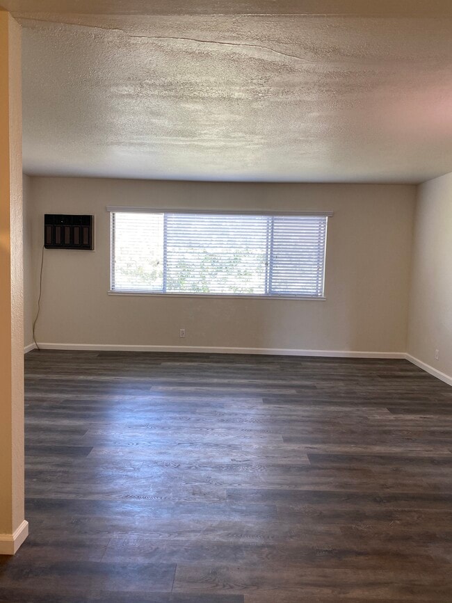 Living room - 258 Pamela Dr Unit 64