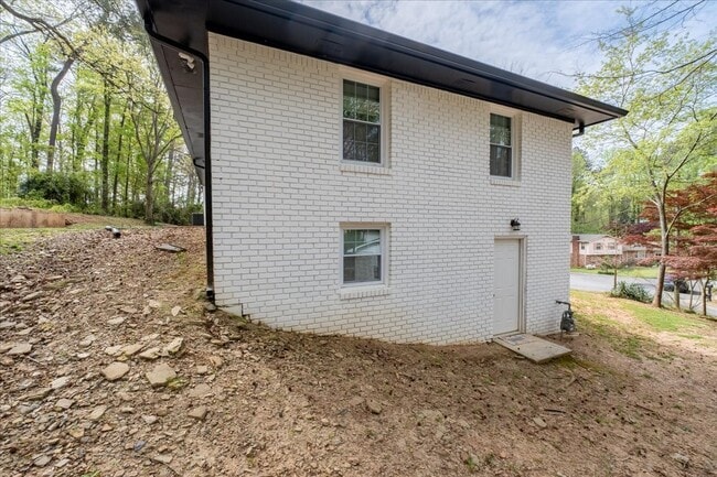 Photo - 641 Amber Pl SW