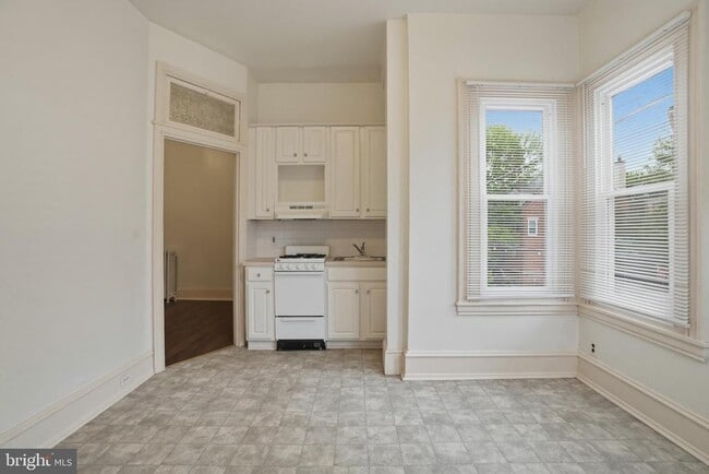 Photo - 2441 Brown St
