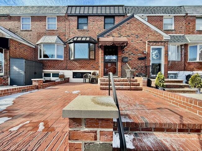 Photo - RARELY Offered completely RENOVATED PACKER PARK 3 Bedroom/2.5 Bath HOME w/ Central AC-HARDWOOD Fl...