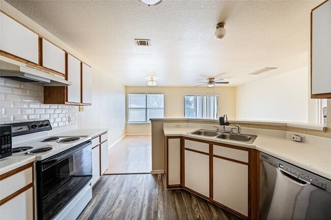 Photo - 9607 Nightjar Dr