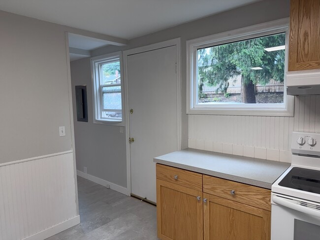 Kitchen Side Door - 4509 SW Taylors Ferry Rd Unit A