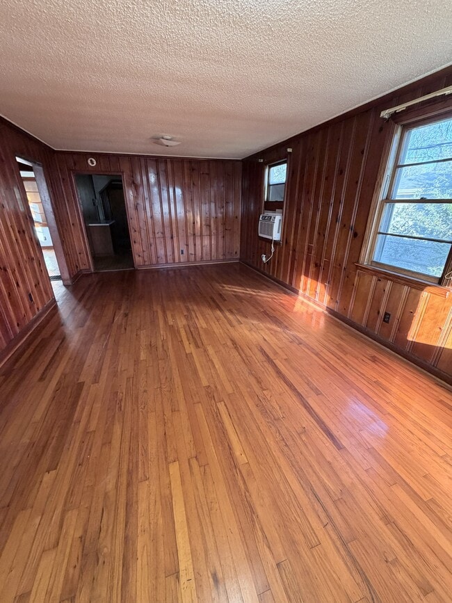 Photo - 1215 E 35th Street Pl