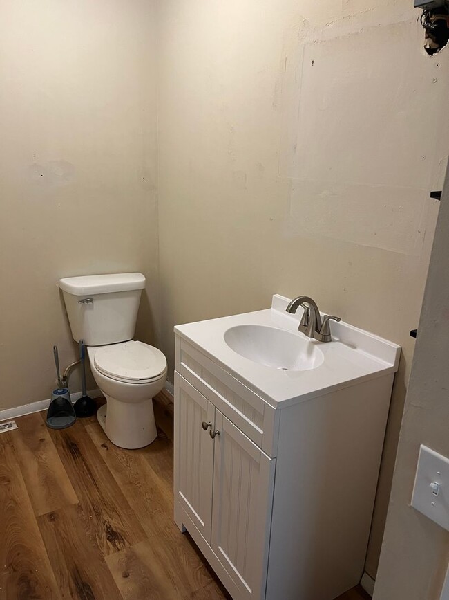 Photo - BROOKSTON...2 Bedroom 1 Bath Unidad Apt C