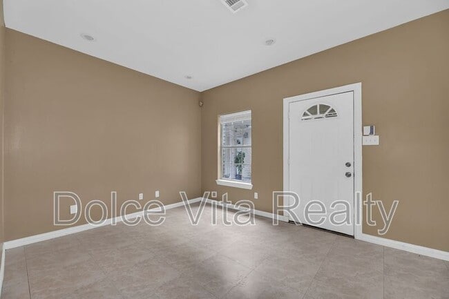 Photo - 2102 Kimberly Ln Unit Apt 2