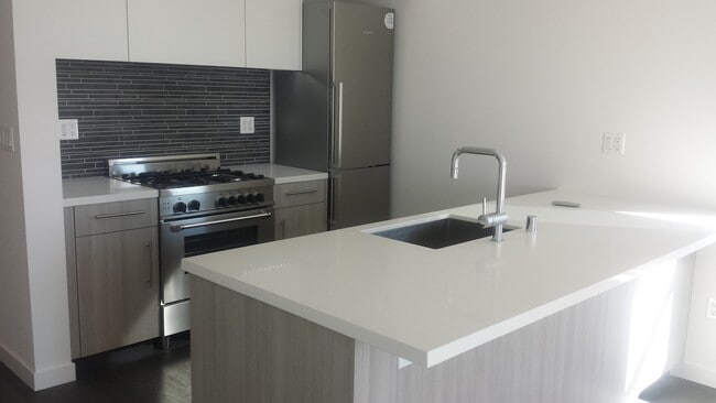 Building Photo - 1515 15th St Unit Apt 507