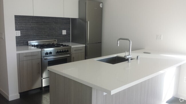 Building Photo - 1515 15th St Unit Apt 507