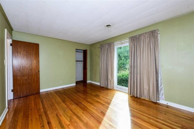 Photo - 2745 Old Concord Rd SE