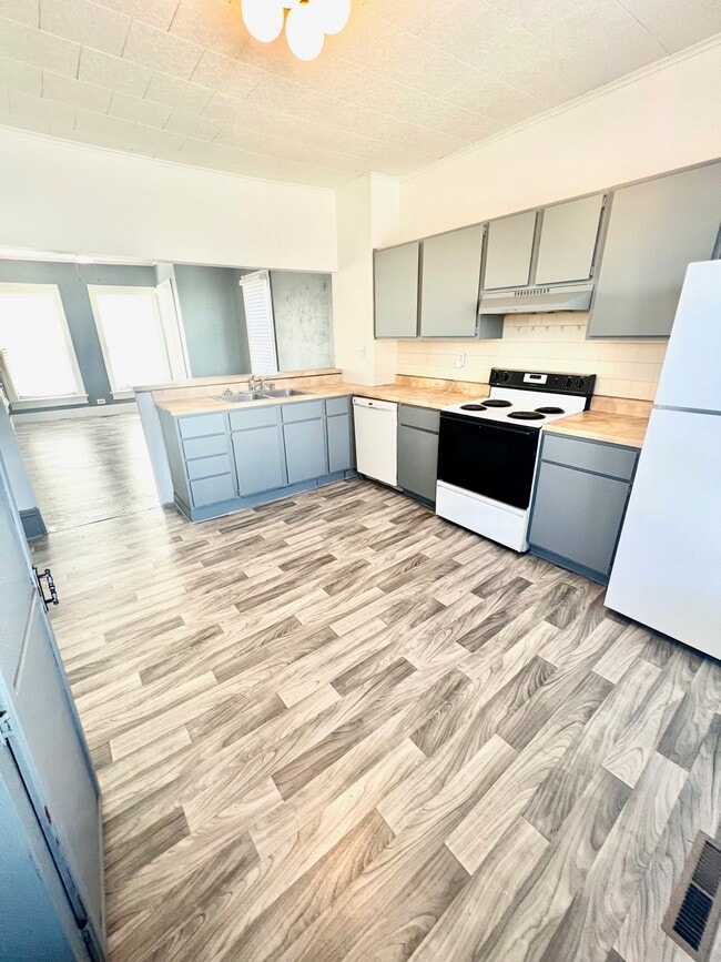 Building Photo - 1009 S Central Ave Unit 2