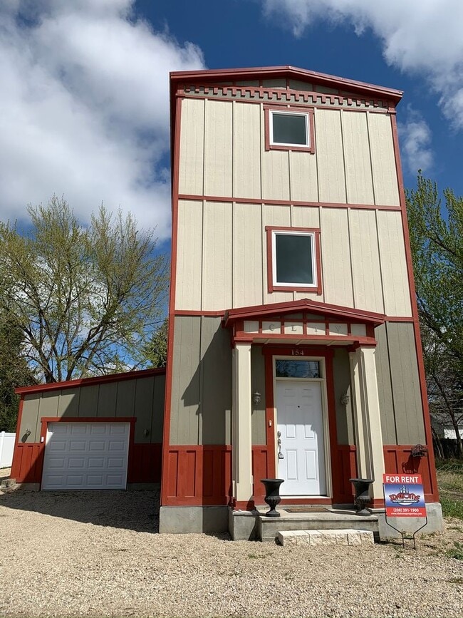 Photo - The Eagle Tower