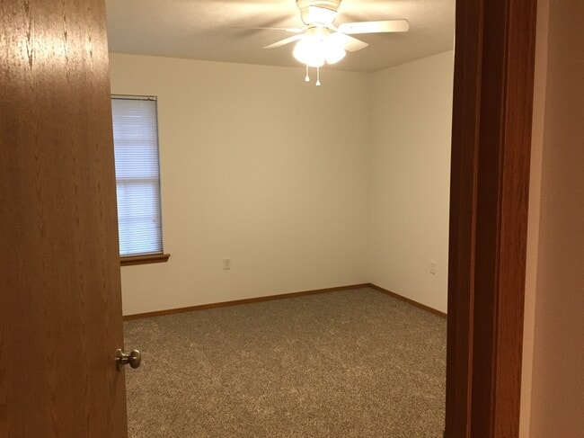 Photo - 1122 N Missouri Dr