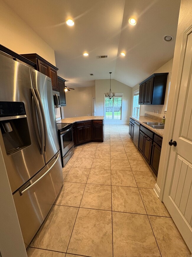 Photo - 986 Tudor Ln