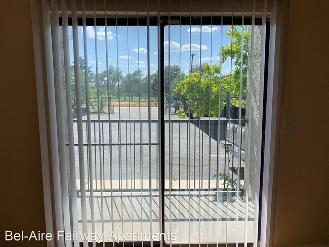 Photo - 703 S Independence St