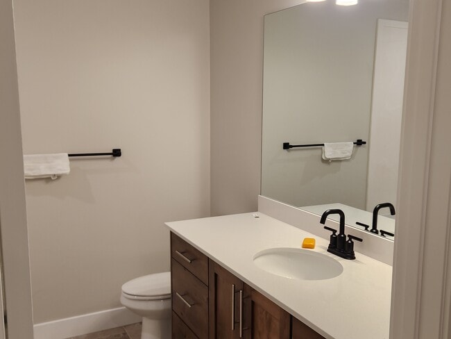 Photo - 1205 W Canterbury Cir