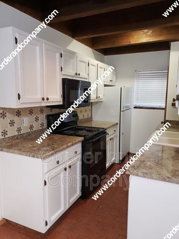 Photo - 821 Live Oak Rd NE