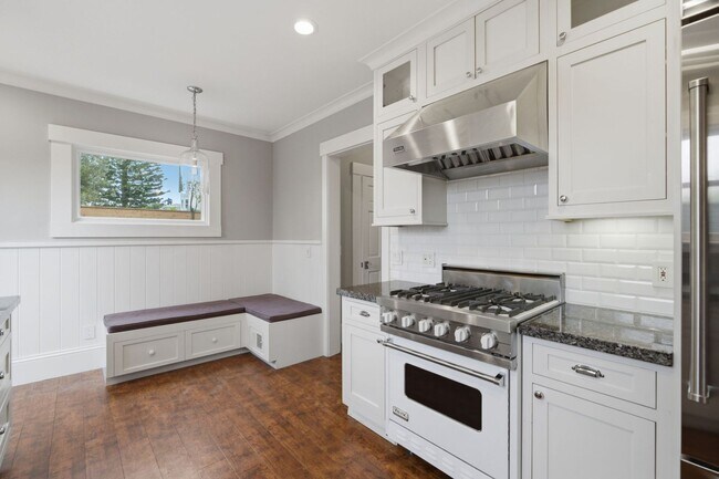 242 32nd Ave