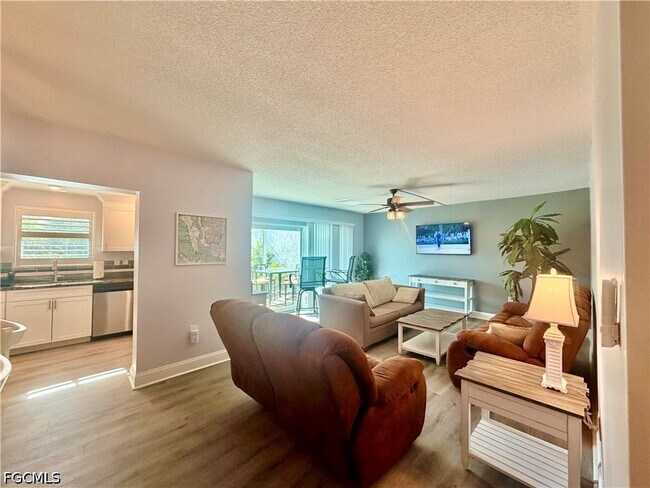 Photo - 4912 Vincennes St Unit 103