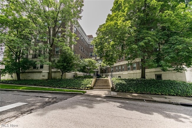 Building Photo - 2330 Euclid Heights Blvd Unit 105