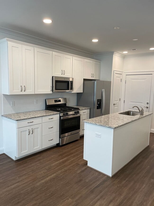 Photo - Fantastic Brand New Condo in Greengate at ...