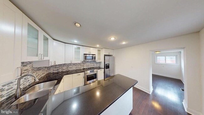 Building Photo - 1326 E Susquehanna Ave