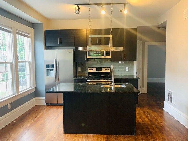 Photo - 3 bedroom 1.5 bath one block from Franklin Conservatory Unidad 1700