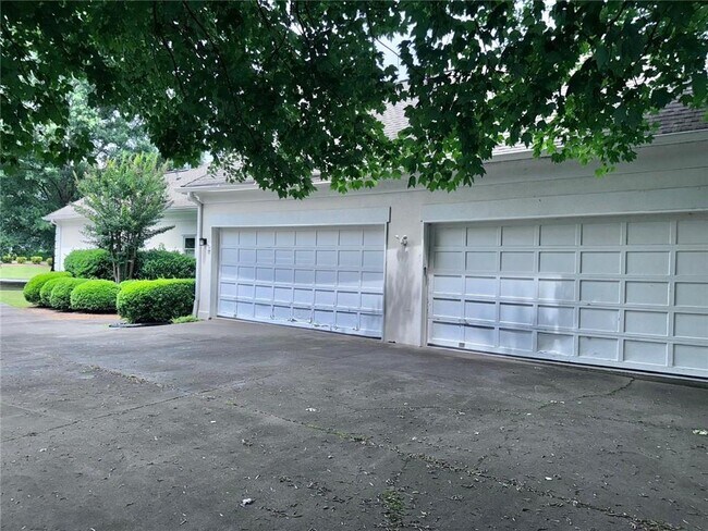 Photo - 5275 Northwater Way