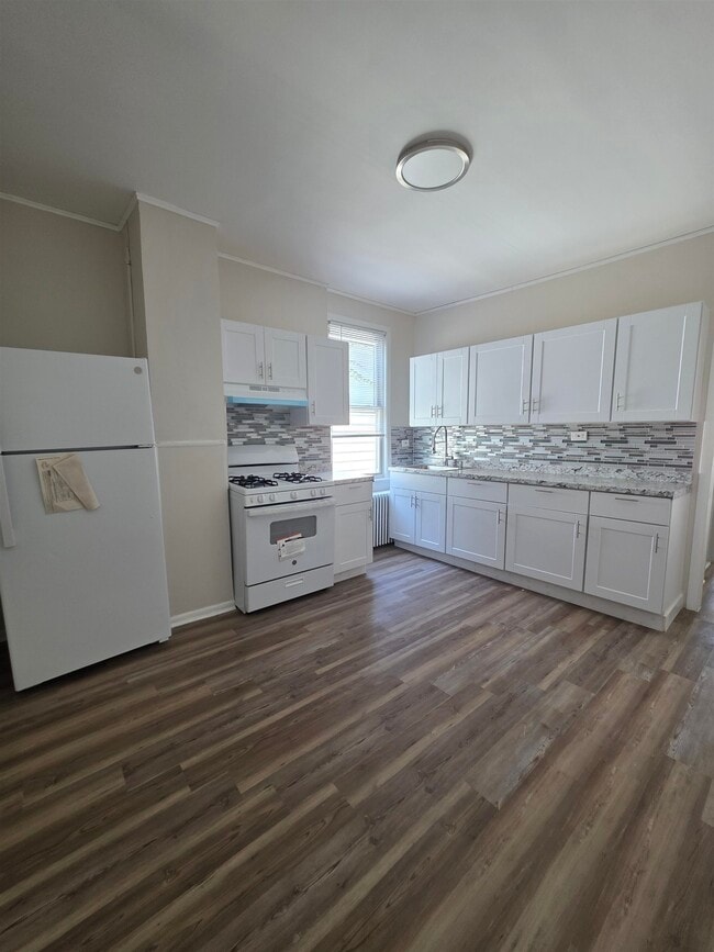 Photo - 26 W 20th St