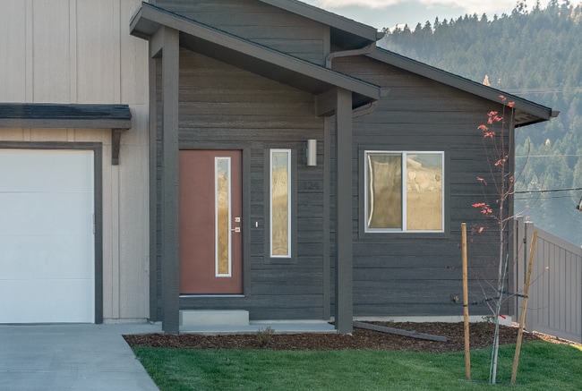 Building Photo - 124 W View Dr