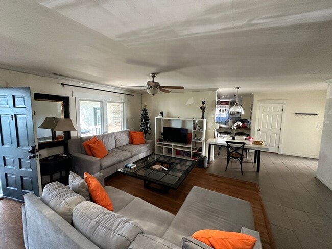 Photo - Large 8 Bedroom 4 Bath House Right Next to Campus!