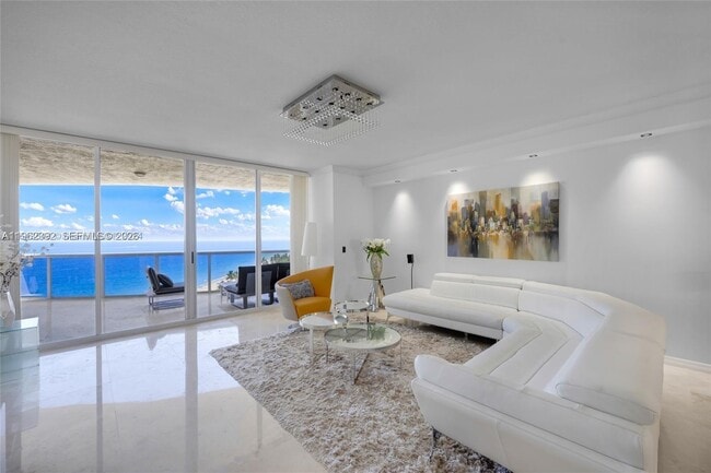 Photo - 3200 N Ocean Blvd Unidad 1404