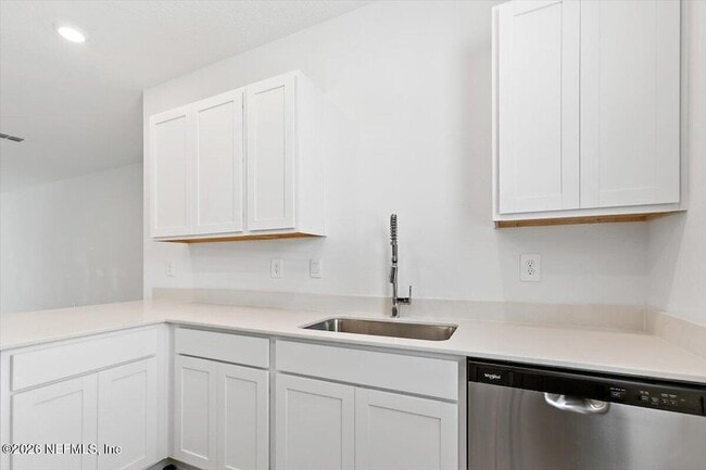 Photo - 235 Sage Br St