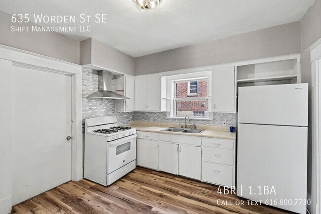 635 Worden St SE