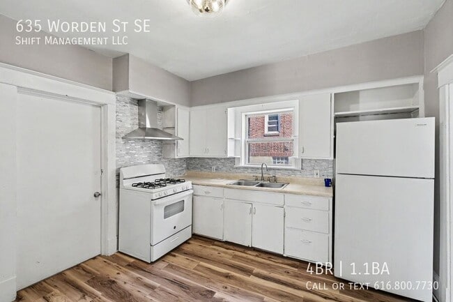 Photo - 635 Worden St SE